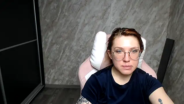 Snapshot of Reginasmilee chatting on March 7, 3:47 am Reginasmilee online show from March 7, 3:47 am