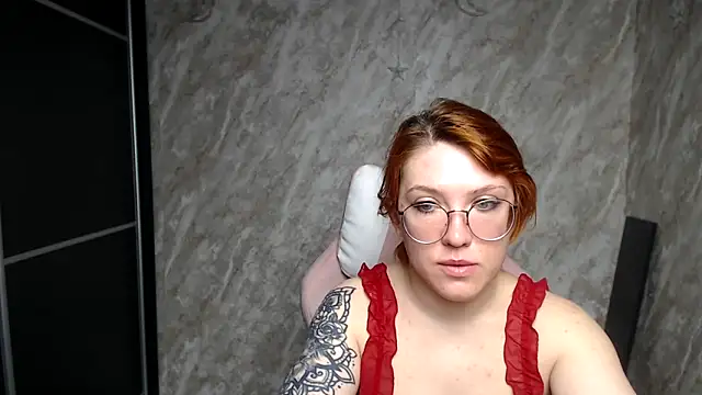 Snapshot of Reginasmilee chatting on March 9, 3:43 am Reginasmilee online show from March 9, 3:43 am