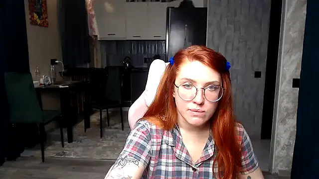 Snapshot of Reginasmilee chatting on March 17, 11:46 am Reginasmilee online show from March 17, 11:46 am