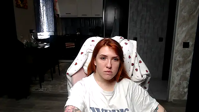 Snapshot of Reginasmilee chatting on March 21, 8:41 am Reginasmilee online show from March 21, 8:41 am