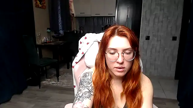 Snapshot of Reginasmilee chatting on March 25, 4:29 am Reginasmilee online show from March 25, 4:29 am