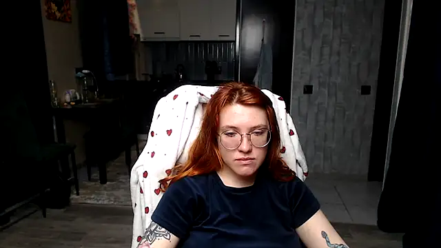 Snapshot of Reginasmilee chatting on March 27, 3:56 am Reginasmilee online show from March 27, 3:56 am