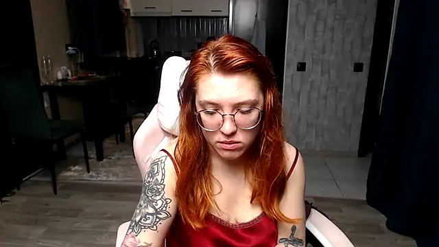 Snapshot of Reginasmilee chatting on March 30, 3:18 am Reginasmilee online show from March 30, 3:18 am