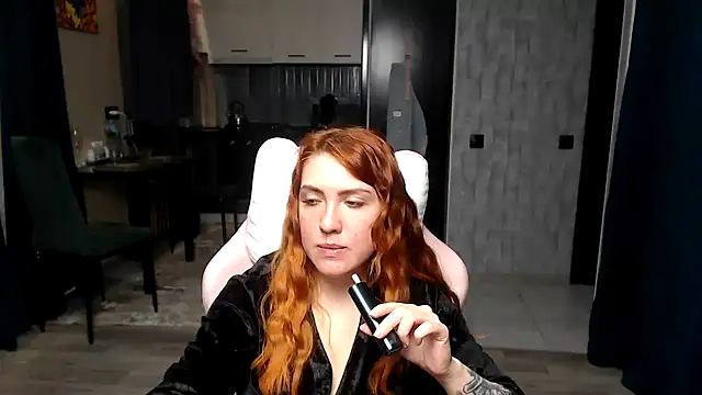 Snapshot of Reginasmilee chatting on April 6, 4:46 am Reginasmilee online show from April 6, 4:46 am