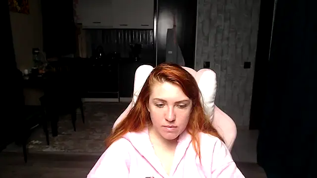 Snapshot of Reginasmilee chatting on April 11, 3:33 am Reginasmilee online show from April 11, 3:33 am