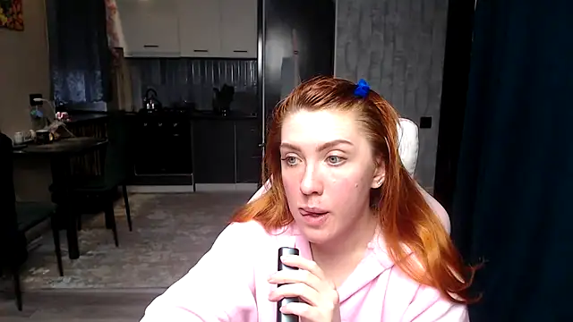 Snapshot of Reginasmilee chatting on April 11, 11:36 am Reginasmilee online show from April 11, 11:36 am