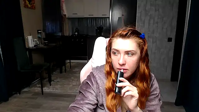 Snapshot of Reginasmilee chatting on April 16, 3:07 am Reginasmilee online show from April 16, 3:07 am