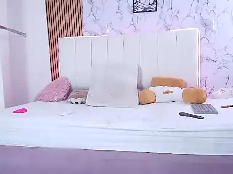 Tiffycupkake online show from July 29, 9:24 pm
