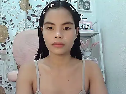 Snapshot of urprettyjane4u chatting on July 15, 11:43 pm urprettyjane4u online show from July 15, 11:43 pm