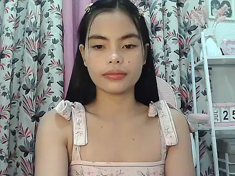 Snapshot of urprettyjane4u chatting on July 24, 10:30 pm urprettyjane4u online show from July 24, 10:30 pm