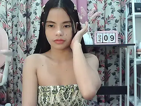 Snapshot of urprettyjane4u chatting on August 8, 11:18 pm urprettyjane4u online show from August 8, 11:18 pm