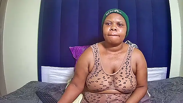 Snapshot of AngelinaX01 chatting on July 28, 7:39 pm AngelinaX01 online show from July 28, 7:39 pm