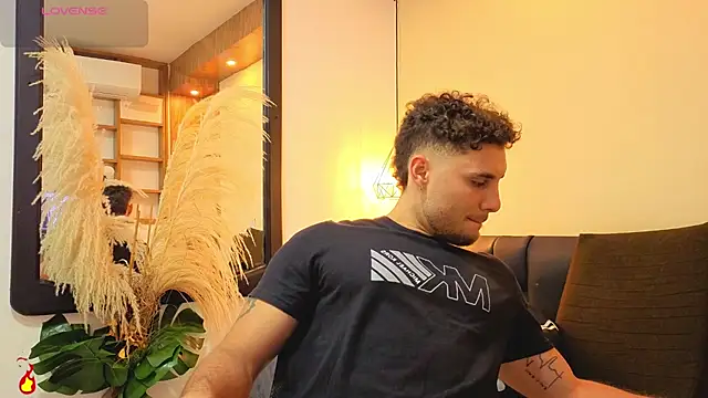 Kiing 001 online show from July 22, 7:16 pm