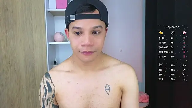Snapshot of Im_Marco_ chatting on June 24, 2:54 am Im Marco online show from June 24, 2:54 am