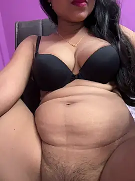 Snapshot of lizaxxlove chatting on July 28, 3:35 am lizaxxlove online show from July 28, 3:35 am