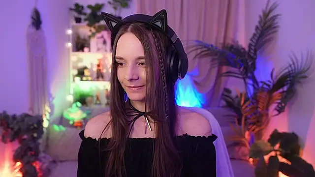 Anna Leah  online show from August 3, 6:33 pm