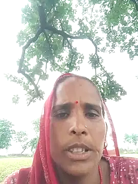 Snapshot of Khusbu_yadavv chatting on July 19, 6:39 am Khusbu yadavv online show from July 19, 6:39 am