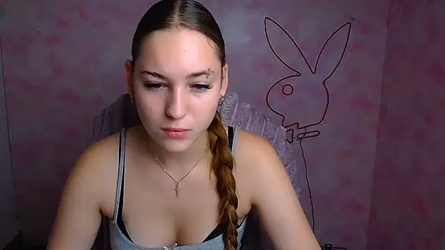 Holly Mooon  online show from July 7, 5:21 am