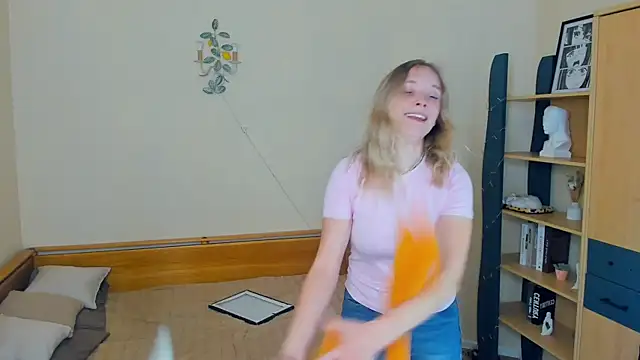 OraliaRokusek online show from July 14, 6:13 pm
