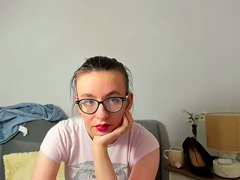 Snapshot of AnnaNatural chatting on July 1, 4:29 pm AnnaNatural online show from July 1, 4:29 pm