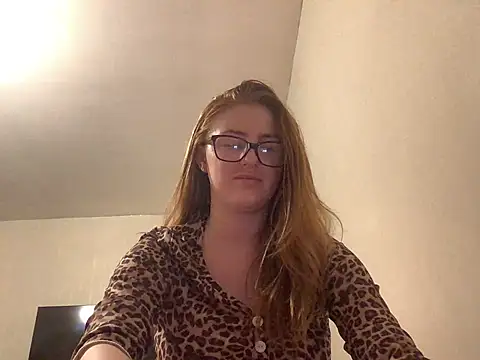Redvelvetxx2 online show from June 26, 11:31 pm