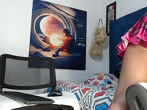 Hotchantal1 online show from June 30, 1:56 pm