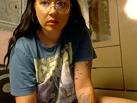 Snapshot of Virtualvixen8 chatting on July 2, 10:49 pm Virtualvixen8 online show from July 2, 10:49 pm