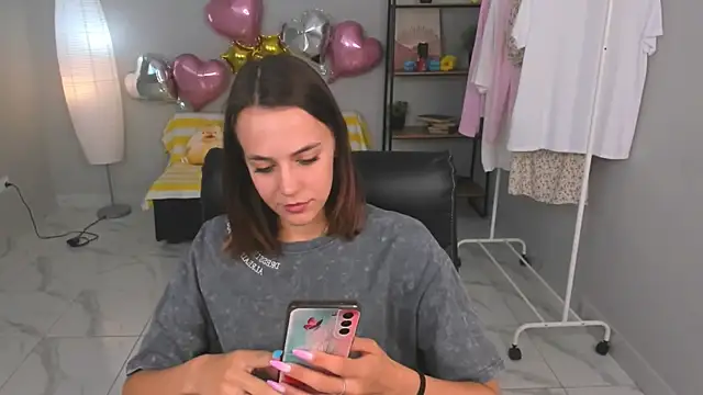 RoseRhodes online show from June 30, 1:23 pm