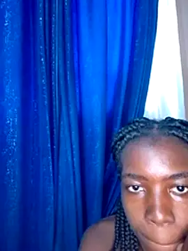 Snapshot of beautyquin2 chatting on July 4, 8:42 am beautyquin2 online show from July 4, 8:42 am
