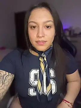 Lilyhotson online show from July 22, 10:45 pm