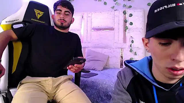 Michael and twinkk online show from July 3, 4:30 am
