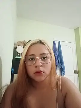 Snapshot of estrellita_20 chatting on July 3, 7:42 pm estrellita 20 online show from July 3, 7:42 pm