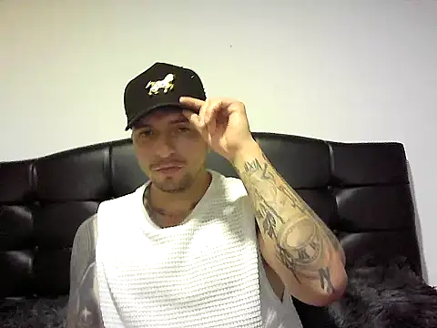 wolfgolden1 online show from July 4, 12:28 am