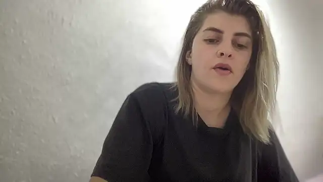 DarkCherry444 online show from July 12, 6:32 pm