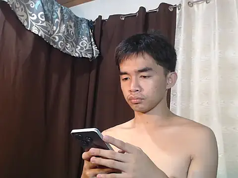 Snapshot of HotNextDoor chatting on July 7, 6:47 am HotNextDoor online show from July 7, 6:47 am