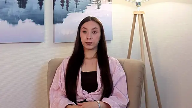 JinnyMenzella online show from July 11, 5:10 am