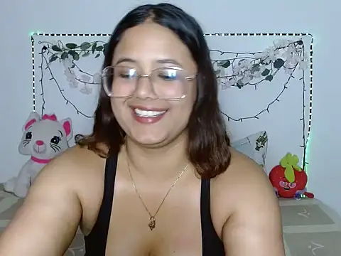 Snapshot of Vanessa333 chatting on July 24, 2:31 am Vanessa333 online show from July 24, 2:31 am