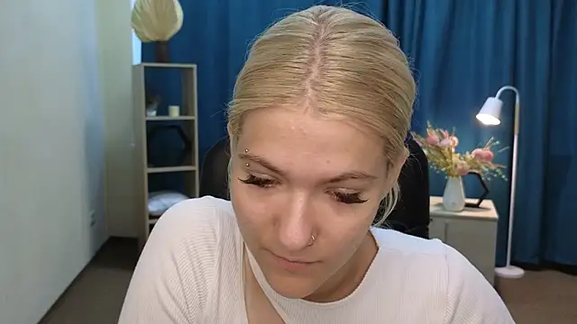 CammyYoula online show from July 10, 4:06 am