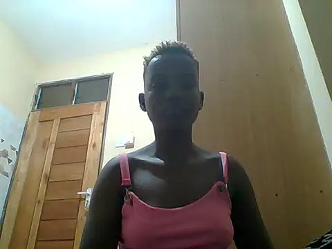 hotnshyy online show from July 7, 6:01 pm