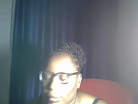 Prettyfai7 online show from July 7, 9:52 pm