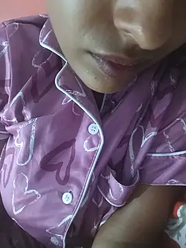Snapshot of sharmilasingh89 chatting on July 10, 7:49 pm sharmilasingh89 online show from July 10, 7:49 pm