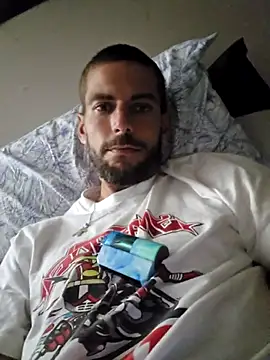 Snapshot of whiteboy4200 chatting on July 13, 12:35 am whiteboy4200 online show from July 13, 12:35 am