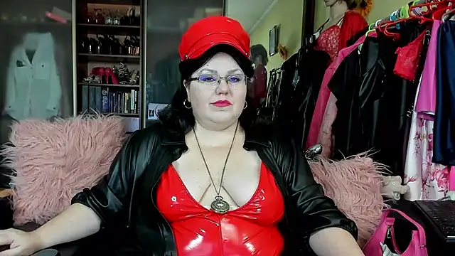 Snapshot of KaryQueen chatting on February 14, 4:41 pm KaryQueen online show from February 14, 4:41 pm