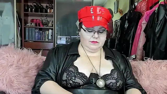 Snapshot of KaryQueen chatting on February 15, 5:28 pm KaryQueen online show from February 15, 5:28 pm