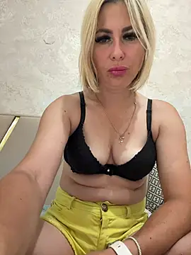 little berry77 online show from July 29, 7:50 am