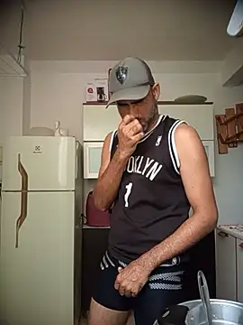 safadaoBOY online show from July 13, 2:20 pm