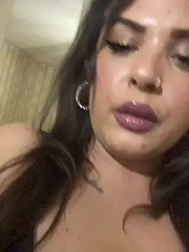 Snapshot of Samira_Sky chatting on July 19, 11:41 pm Samira Sky online show from July 19, 11:41 pm