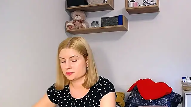 alisenties online show from September 26, 2:32 pm