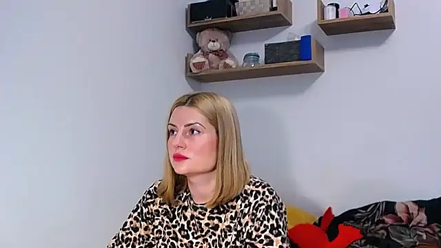 alisenties online show from October 8, 2:25 pm