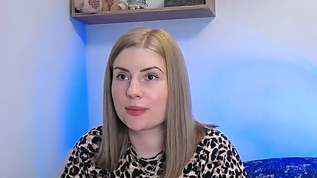 alisenties online show from March 22, 4:10 pm